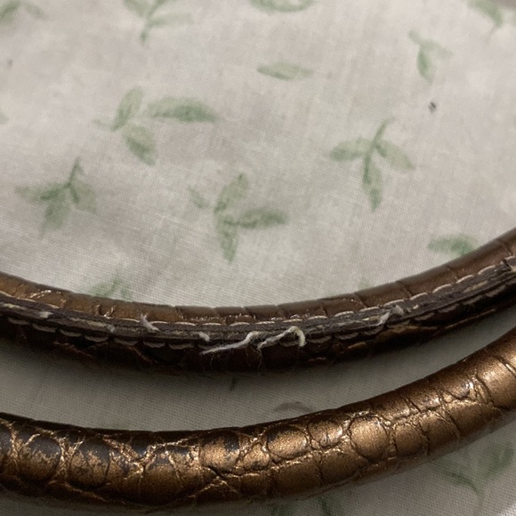 Tommy Hilfiger Handbag in a Good Condition - Picture 14 of 14